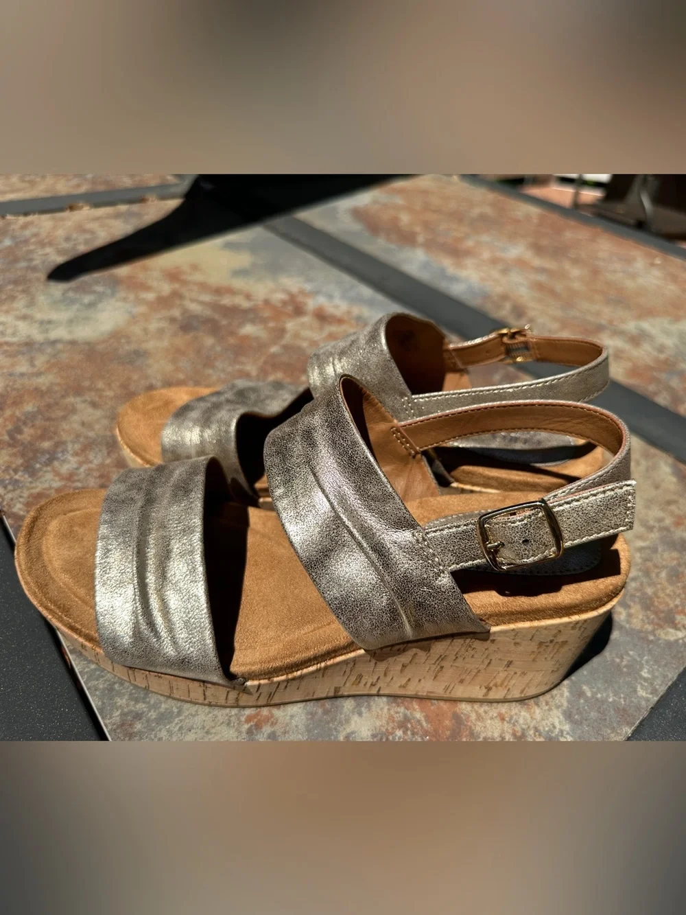 Eurosoft Metallic Wedge Sandals – BRAND NEW – Comfort Cushioned – Size 9 1/2 - Picture 2 of 5